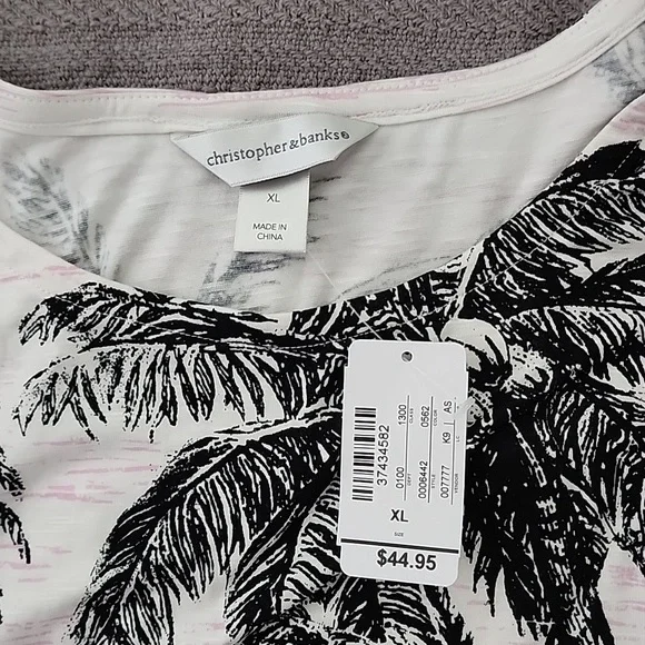 NWT. Christopher & Banks. Short sleeve print top. XL - Picture 3 of 7
